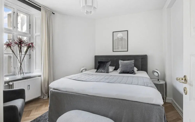 Sanders Frontier - Nice 2-bdr Apt Near Harbour