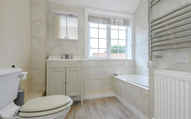Sea Holly Cottage-UK11931