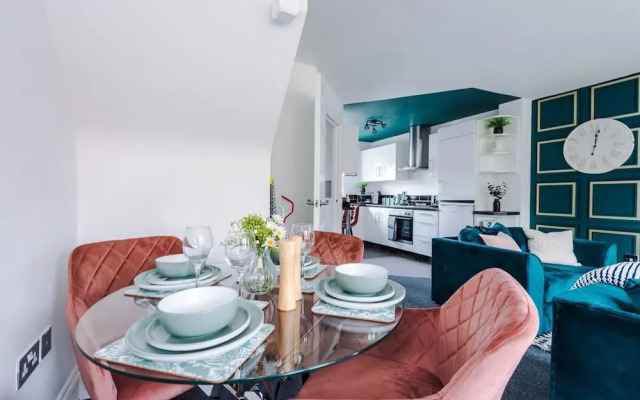 Lovely 4 Bed/ Monthly Discount/ Bottle