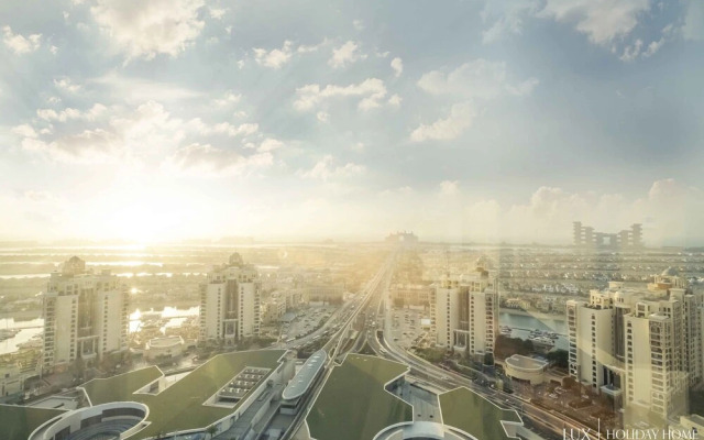LUX Iconic Views at Palm Tower Suite 3