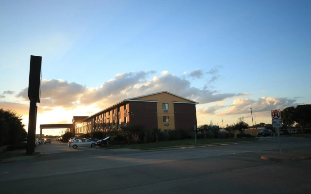 Quality Inn DFW Airport North