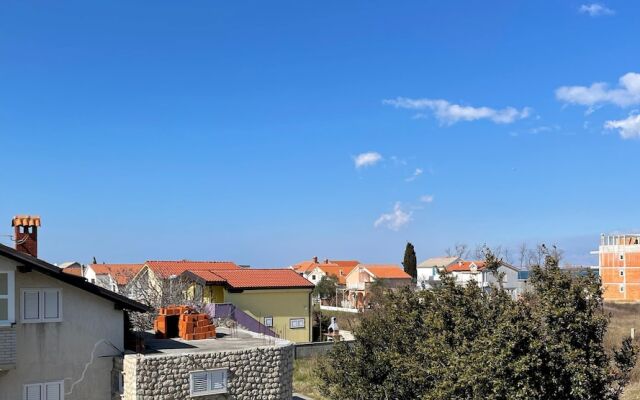 Beautiful 3-bed Apartment With big Terasse in Nin