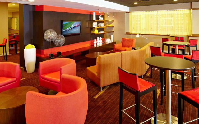 Courtyard by Marriott Milwaukee Downtown