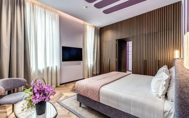 THE STEPS Hotel - by Eitch Collection