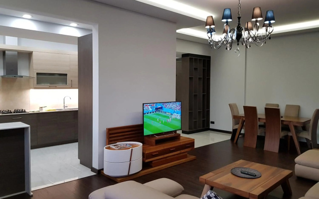 Northern Avenue - Teryan crossroads 3bedroom Modern and comfortable apartment TT666
