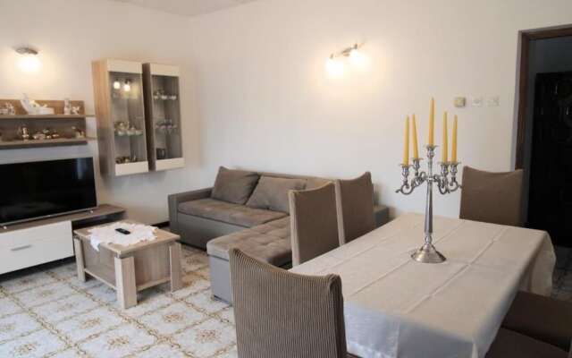 Barbara's 3 Bedroom Apartment