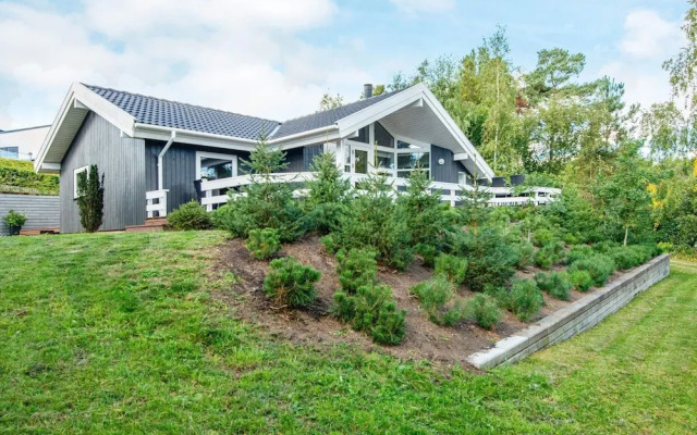 Beautful Holiday Home in Ebeltoft with Sauna