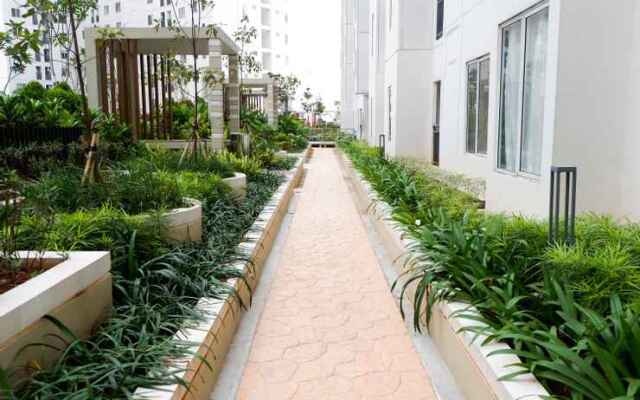 Comfy 2BR Bassura City Apartment Near Mall