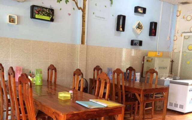 Hung Long Homestay