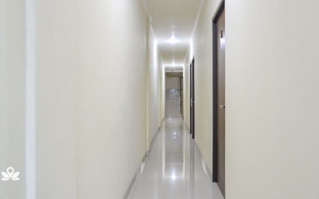 ZEN Rooms Near ITC Roxy Mas