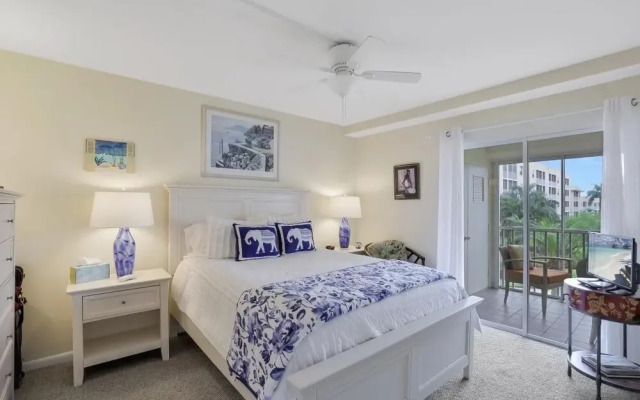 Island-style Condo With Pool, spa and Steps to Beach