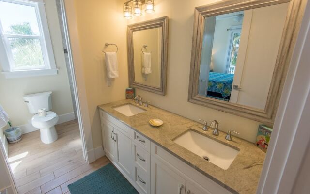Coastal Horizons Apartment 6