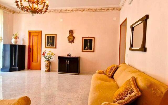 Trekking Lovers Vacation Home With Town View