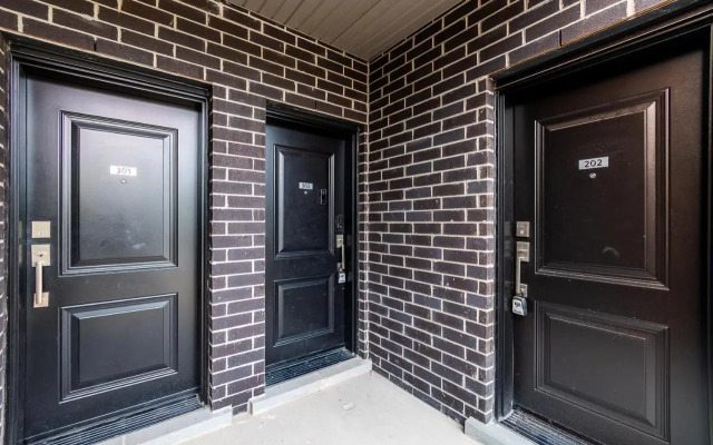 Exquisite 2 Bedroom Apt, mins to the falls.