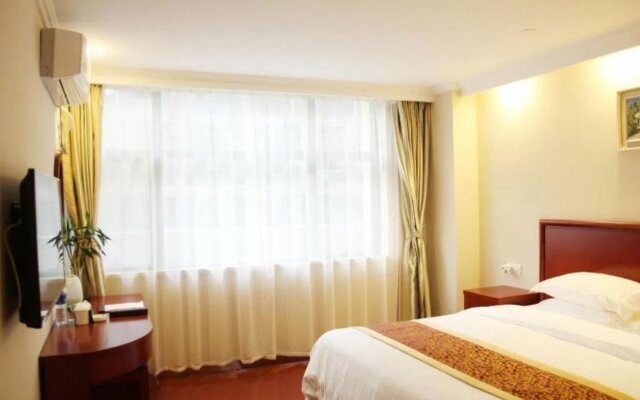 Greentree Inn Suzhou Taicang Baolong Square Express Hotel