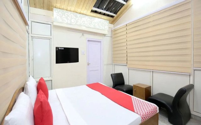 Oyo 13110 Home Valley View 3Bhk Panthaghati