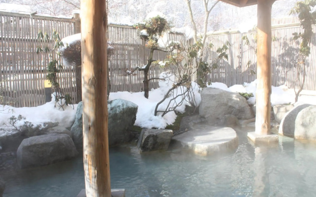 Ryotei Hanayura Ryokan