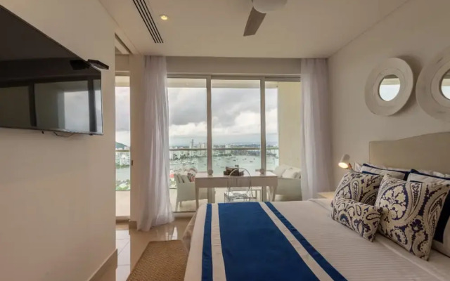 Classy 1 Bedroom Pool & Gym near Downtown