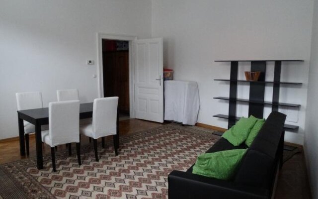 Altbau-Garconniere