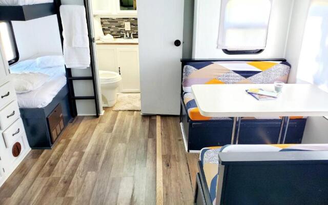 Wildwood Camper De Sleeps 6-7,