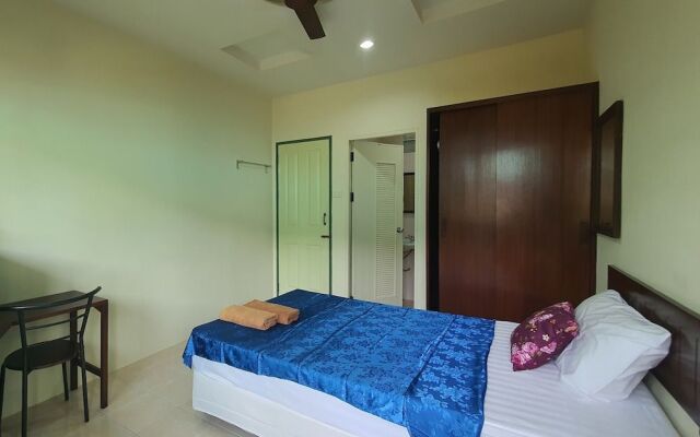 Baan Muchshima Hostel Phuket