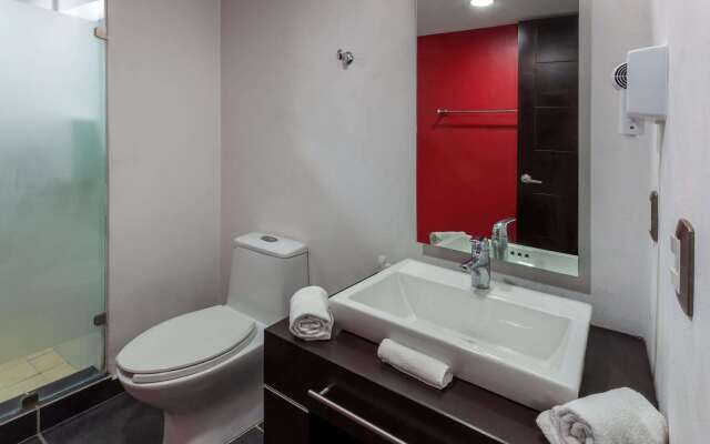 Ramada by Wyndham Acapulco Hotel & Suites