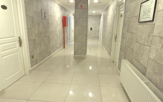 Eleon Hotel