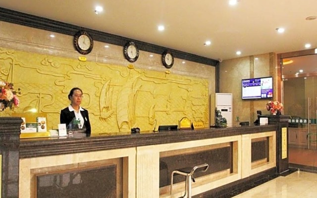 GreenTree Inn ZhangJiaKou XiaHuaYuan Government XinChen Road Express Hotel