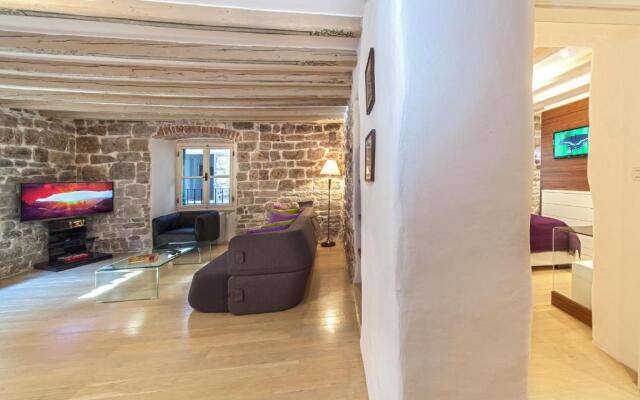 Luxury San Giovanni Apartment 1