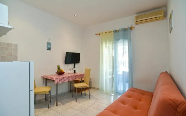 Welcoming Apartment With Shared Pool