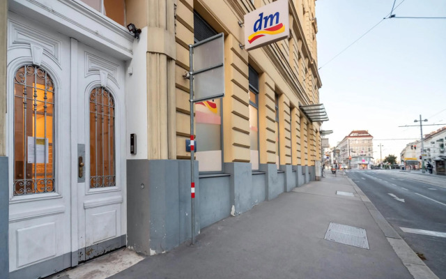 Cozy and central City Apartment at the Belvedere