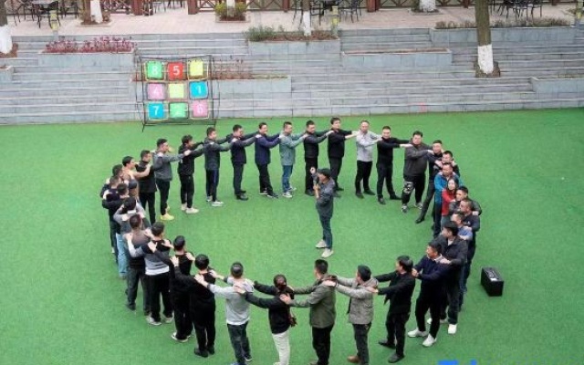 Cuiping Mountain Hotel – People – Yibin