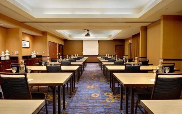 Courtyard Madison East