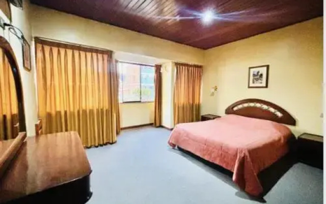 Los Portales Hotel