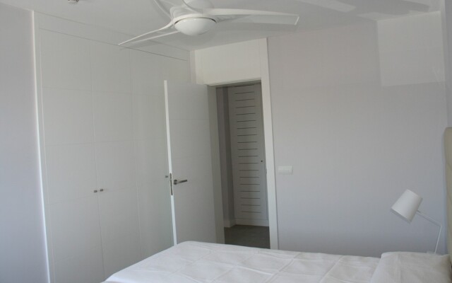 El Yate Hotel