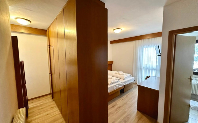 Hotel Ferrari