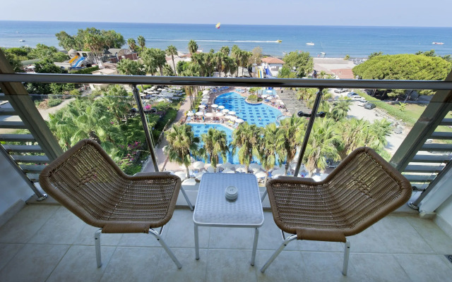 Trendy Palm Beach (Adults Only, 16+)