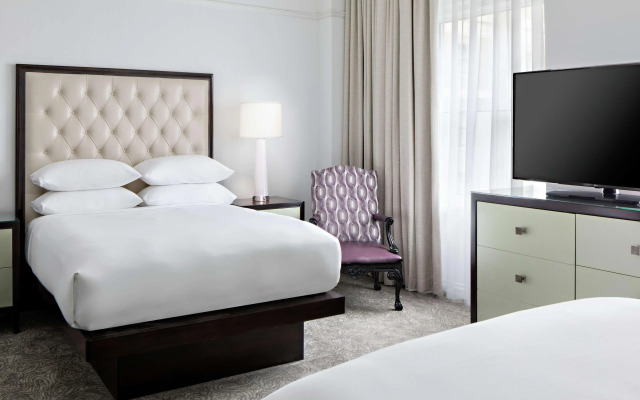 Amway Grand Plaza, Curio Collection by Hilton