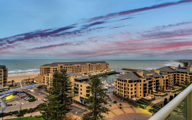 Glenelg Skyline Beachfront Penthouse, Adelaide