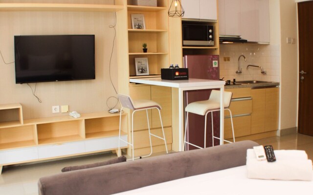 Cozy And Warm Studio At Grand Kamala Lagoon Apartment