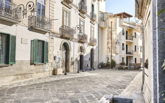 Specchio Apartment