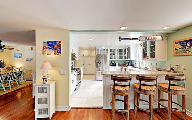 124 Oxnard - 3 Br Home