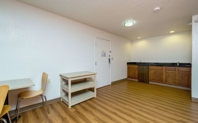 Motel 6 Waterloo, IA