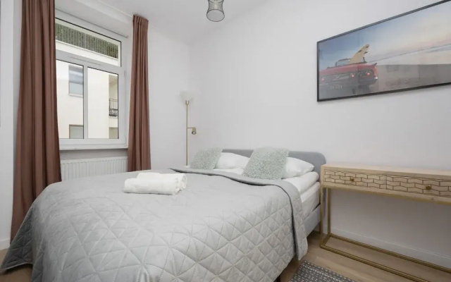 Apartment With Bath in Warsaw by Renters
