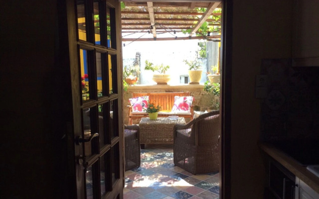 George & Alexandra's Apartments