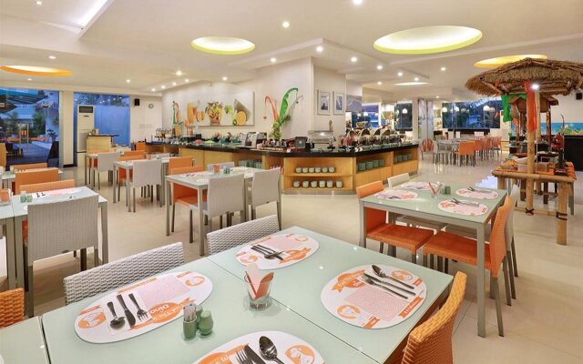 HARRIS Hotel & Residence Riverview Kuta Bali