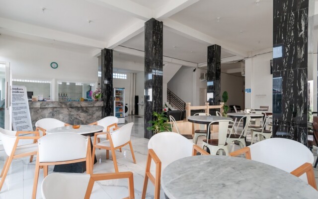 RedDoorz near UISU teladan Medan
