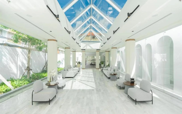 Away Bangkok Riverside Kene