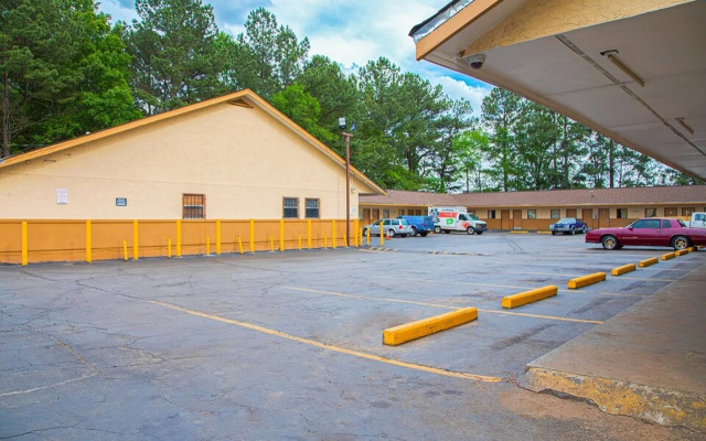 OYO Hotel I-20 Decatur, East Atlanta - Hotel in Panthersville - Photo 4