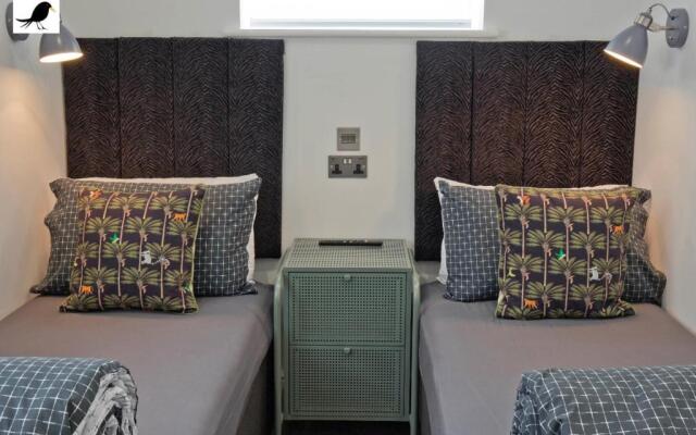 Blackbird Accommodation and Luxury Apartments room 14